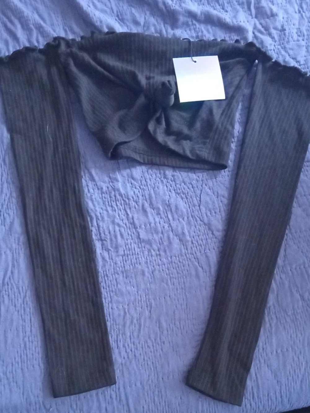 Missguided + Black Ribbed Long Sleeve Crop Top